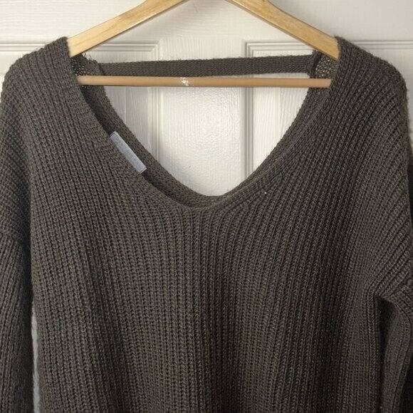 Don’t Ask Why Gray Long Sleeved Deep V Neck Acrylic Sweater One Size Fits Most - Picture 3 of 9